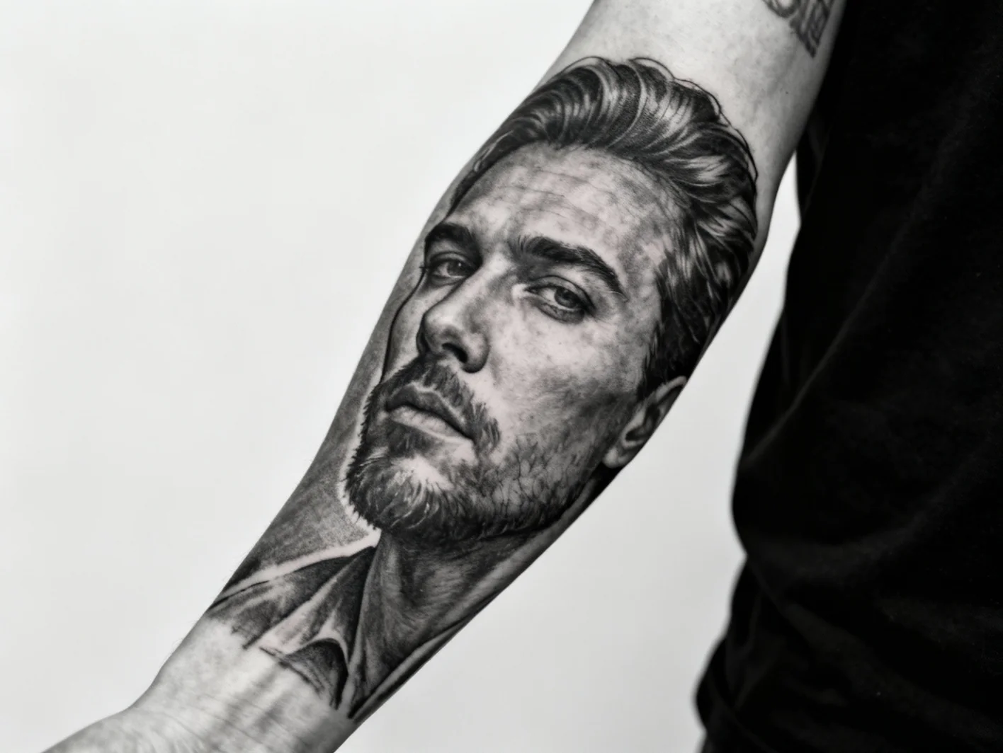 Portrait realiste noir et gris